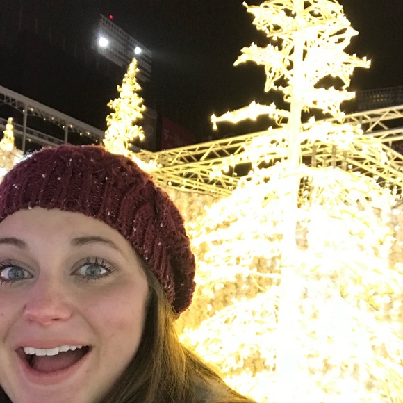 Meet your Posher, Laura - Picture 1 of 1